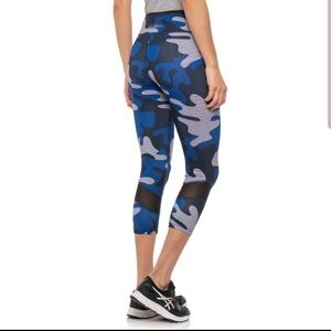 Sam Edelman Camo Capri Leggings